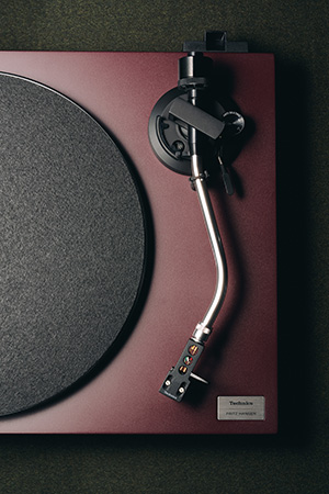 A Close-Up Photo of SL-40CBTFH’s Tonearm