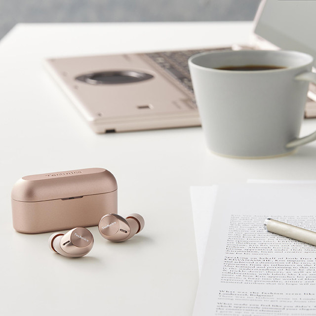 Technics пуска нови премиум слушалки, проектирани за работа и забавление See more