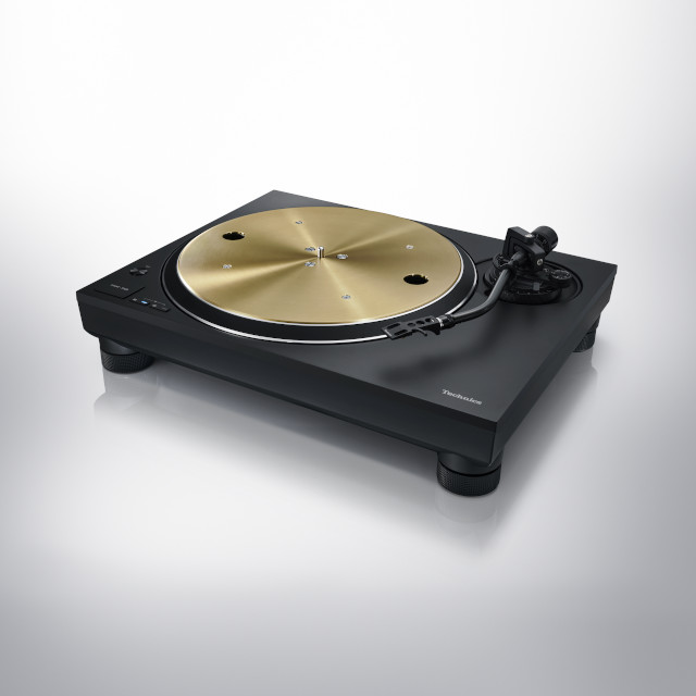 Technics erweitert seine Produktpalette an Plattenspielern mit der herausragenden ΔΣ-Drive-Technologie (Delta Sigma Drive) und führt den SL-1300G als neuen de-facto-Standard für HiFi-Plattenspieler der Grand Class ein See more