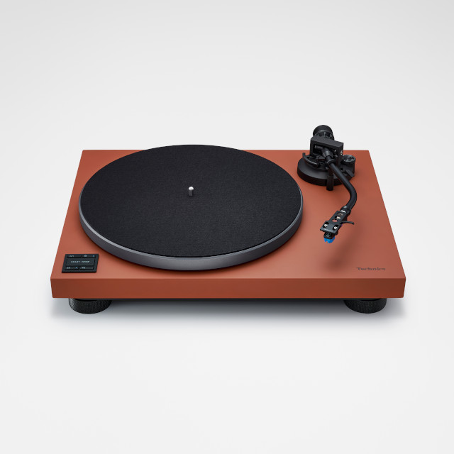 Technics stellt Plattenspieler SL-40CBT mit Direktantrieb auf der IFA 2025 vor – eine Kombination aus legendärer Technik mit modernem Stil und Komfort für die Vinyl-Liebhaber von heute See more