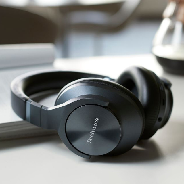 Technics anuncia los nuevos auriculares inalámbricos EAH-A800 con cancelación de ruido y un sonido superior See more
