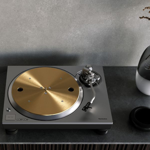 Technics lanza el nuevo tocadiscos SL-1300G con tecnología avanzada ΔΣ-Drive See more