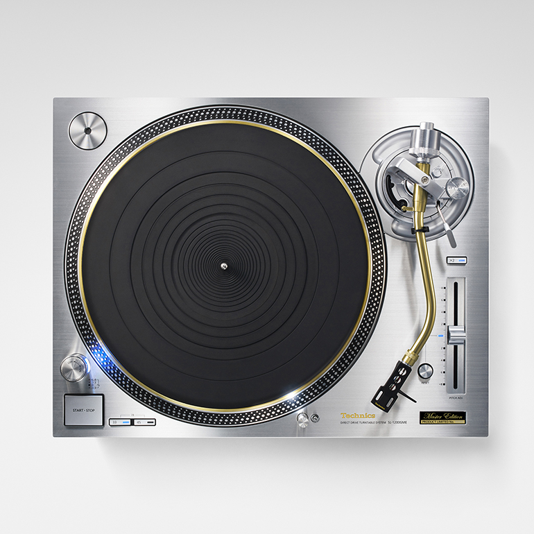 Ein Technics Grand-Class-Plattenspielersystem (SL-1200GME) der neuen Generation