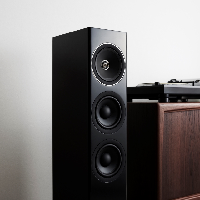 Altoparlanti Technics: Dinamismo e Quiescenza See more