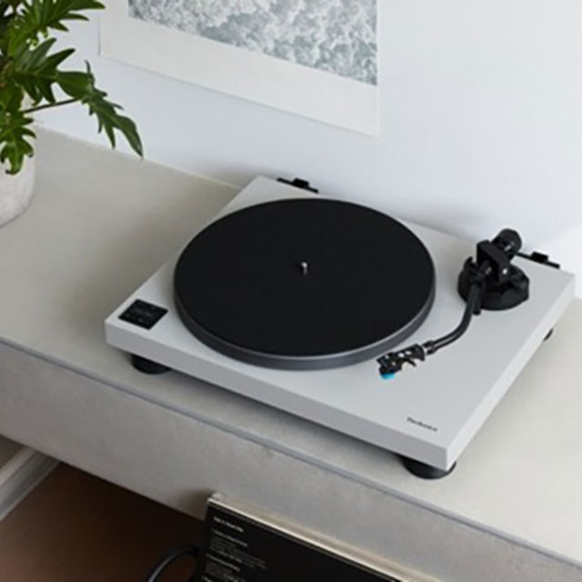 Technics présente sa nouvelle platine SL-40CBT à l’IFA Berlin 2025 : Nouveau design et fonctions innovantes aux couleurs contemporaines pour une platine mythique ! See more