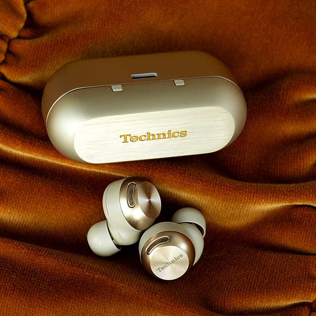 Technics onthult EAH-AZ100 oordopjes in de kleur champagnegoud See more