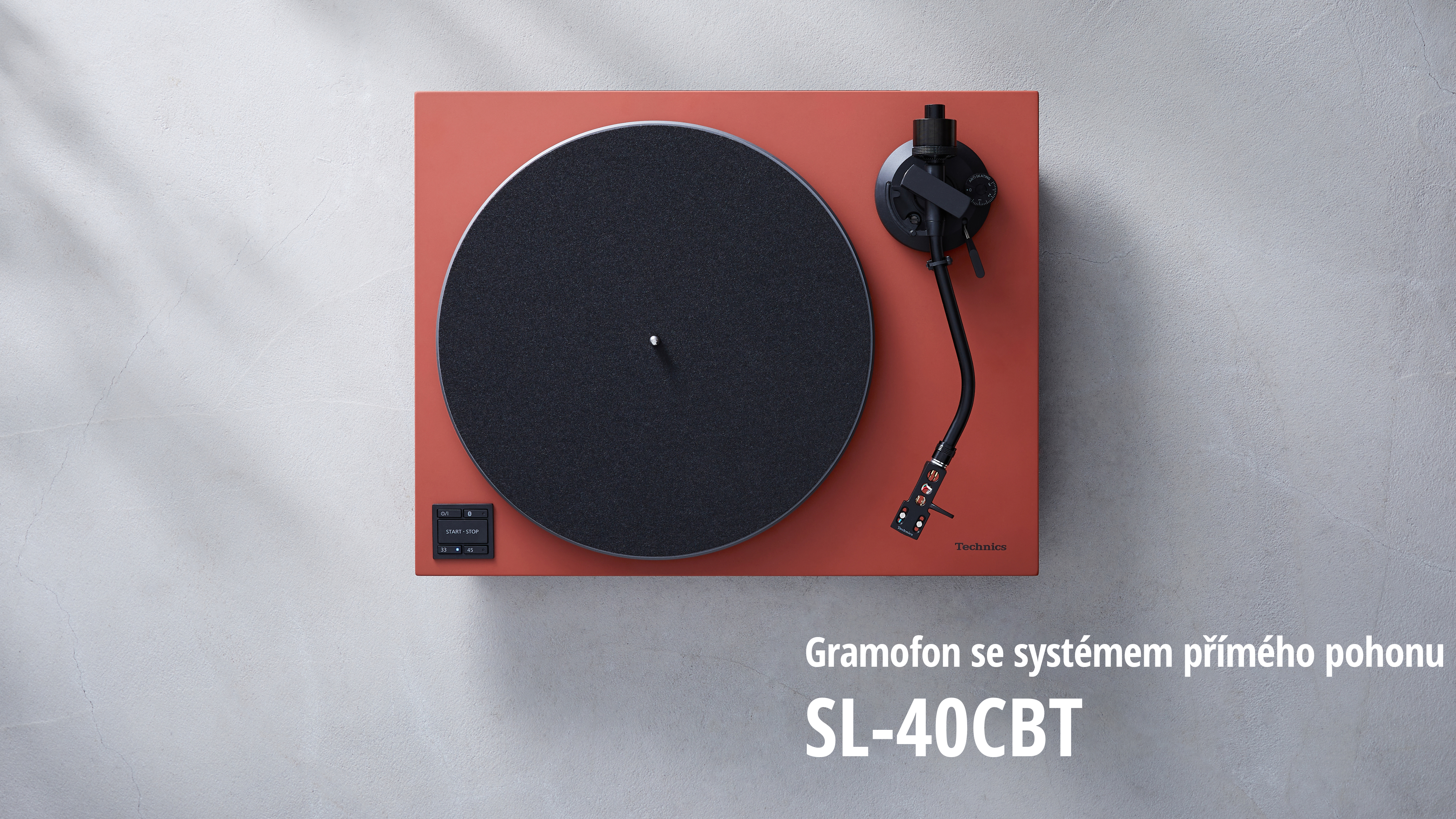 Gramofon Technics SL-40CBT s přímým pohonem