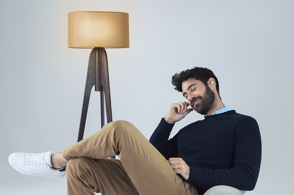Man wearing earbuds