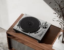 Technics perpétue la lignée légendaire des platines SL-1200.