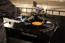 Jeux Olympiques de Paris 2024 : Technics partenaire des tests opérationnels pour les épreuves de breaking avec la platine DJ officielle SL-1210MK7.