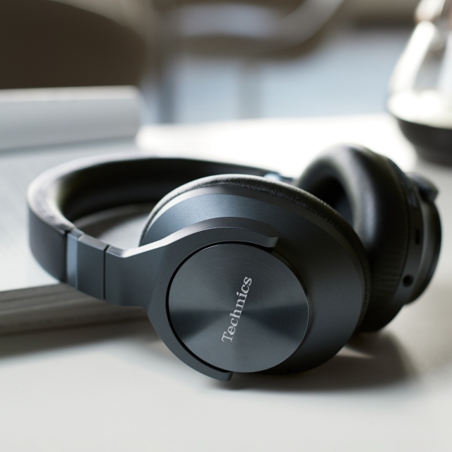 Casque avec le texte : « Produit recommandé : EAH-A800 ».