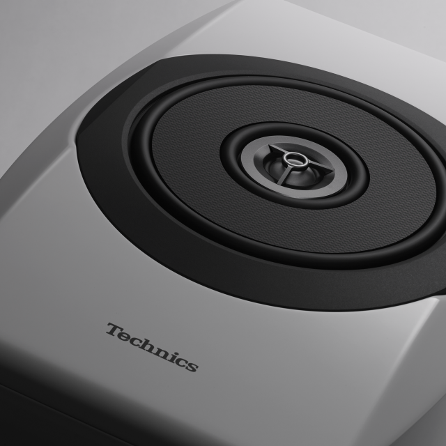 Aanbevolen product: Close-up van de SB-C700 luidspreker.