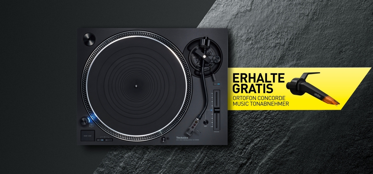 Technics SL-1210GR2 Direct-Drive-Plattenspieler auf dunklem, strukturiertem Hintergrund mit gelbem Banner und dem Hinweis ‚Erhalte gratis Ortofon Concorde Music Tonabnehmer‘.