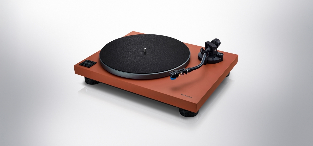 Gramofon Technics SL-40CBT z napędem bezpośrednim