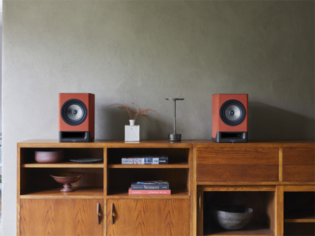 Technics пуска първата си безжична Hi-Fi озвучителна система - SC-CX700, която може да бъде разположена на рафта с книги – за любителите на стила