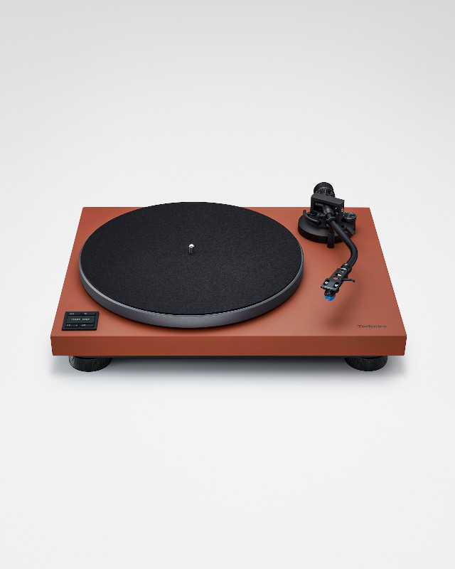 Technics stellt Plattenspieler SL-40CBT mit Direktantrieb auf der IFA 2025 vor – eine Kombination aus legendärer Technik mit modernem Stil und Komfort für die Vinyl-Liebhaber von heute