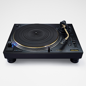 Technics SL-1210GME -levysoittimen koko tuotekuva