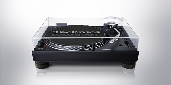 Technics SL-1210MKX direct drive DJ-draaitafel, met stofkap, vooraanzicht