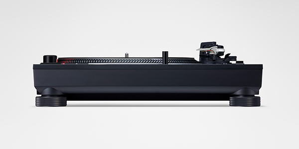 Technics SL-1210MKX direct drive DJ-draaitafel, zijaanzicht
