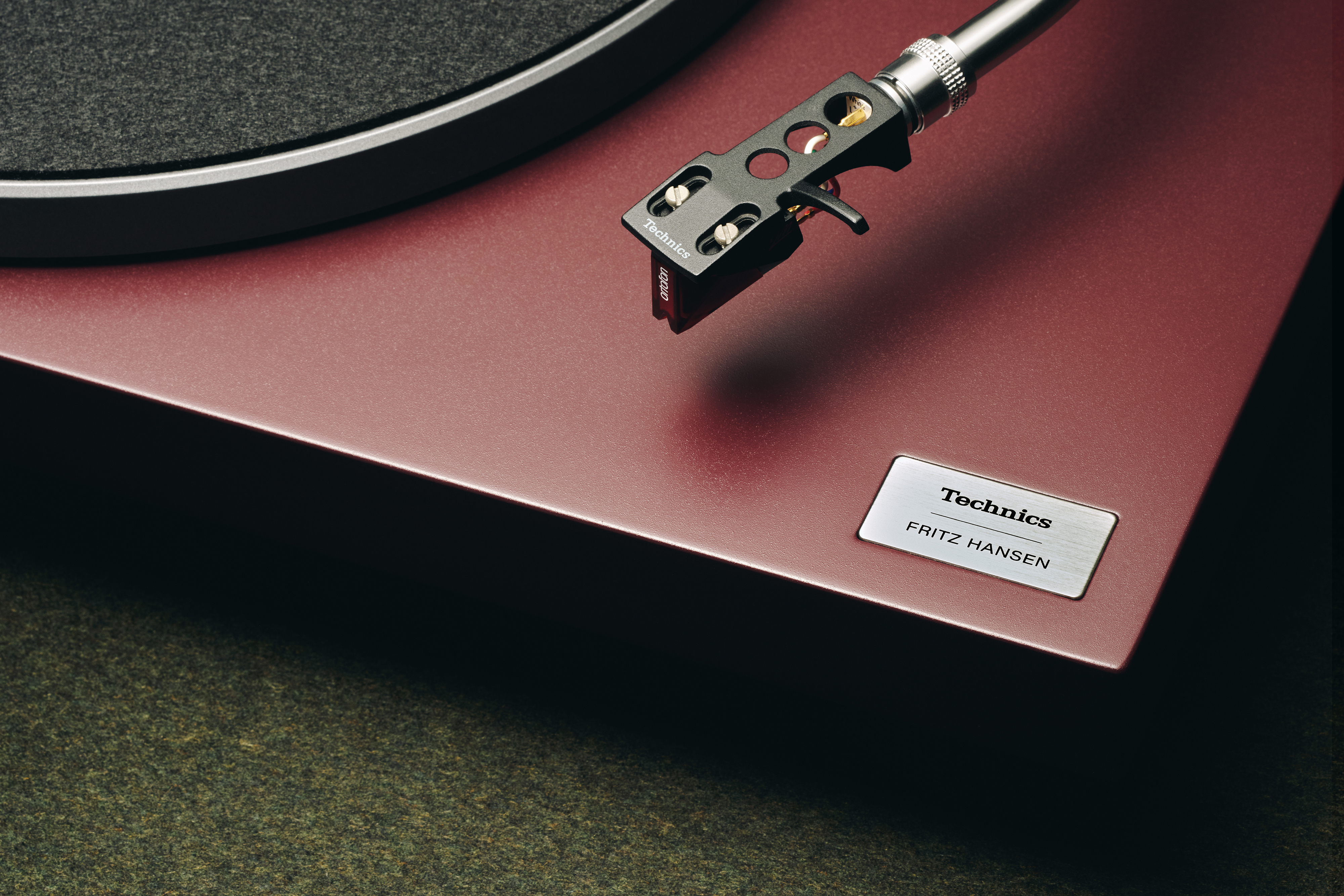 Detailní fotografie přenosky modelu SL-40CBTFH