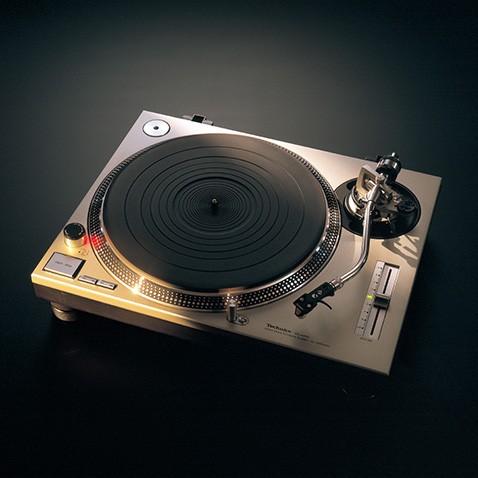 1979 / SL-1200MK2 The First Turntable to Incorporate DJ Functions