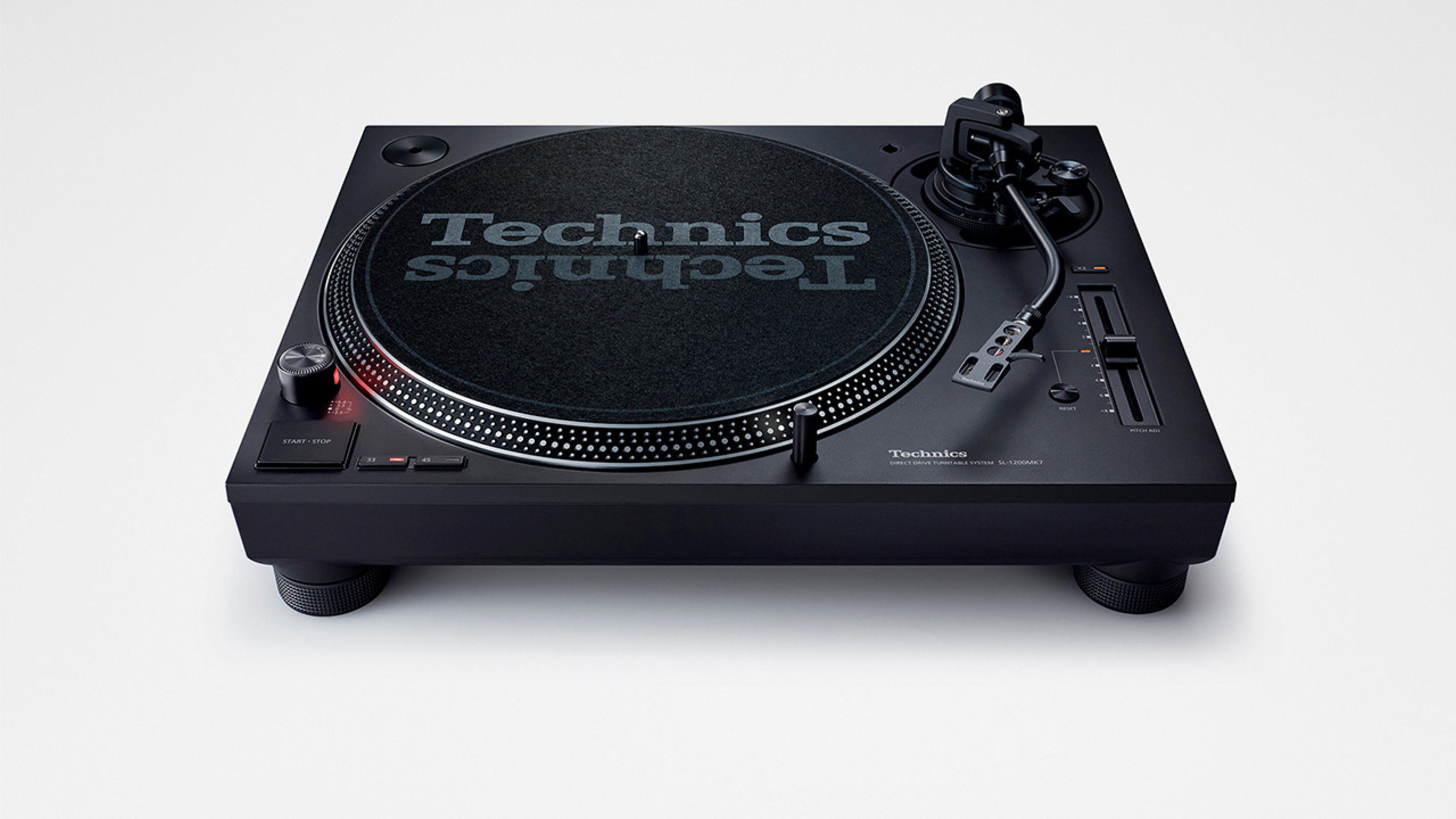 This image shows a front-facing view of the SL-1200MK7 turntable.