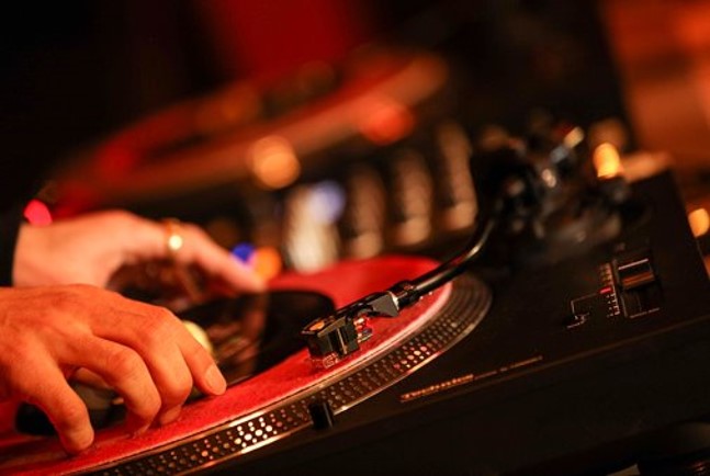 3 compilations : Hip-Pop, House et Techno