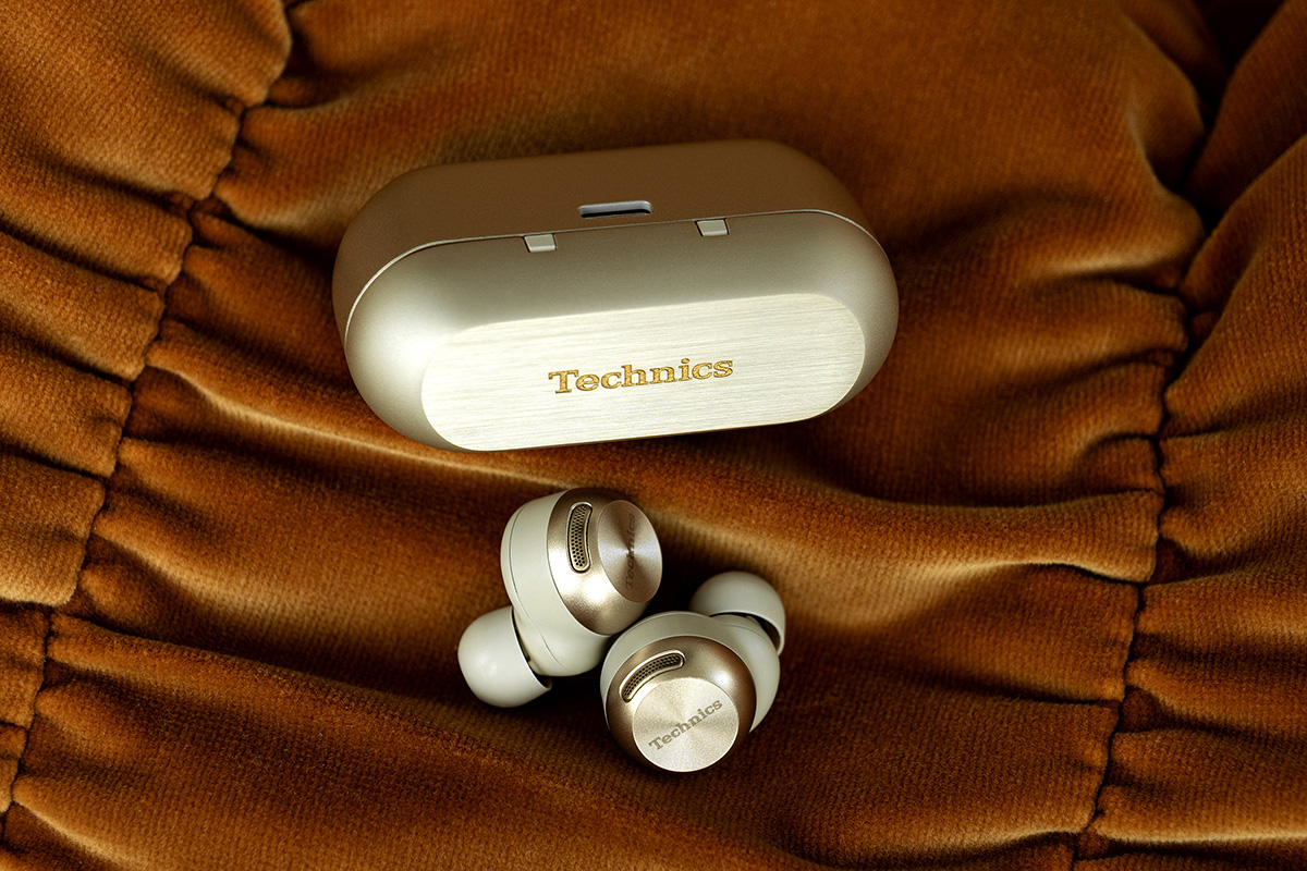 Technics onthult EAH-AZ100 oordopjes in de kleur champagnegoud