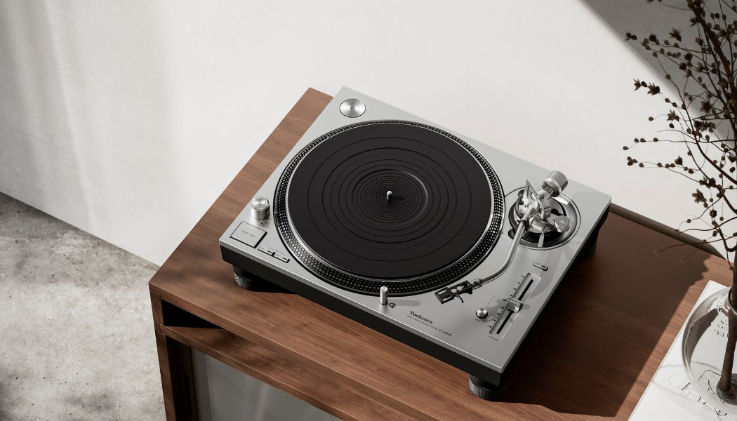 A Technics apresenta a nova geração de gira-discos Direct Drive com o lançamento do seu famoso gira-discos SL-1200/1210GR numa nova versão GR2